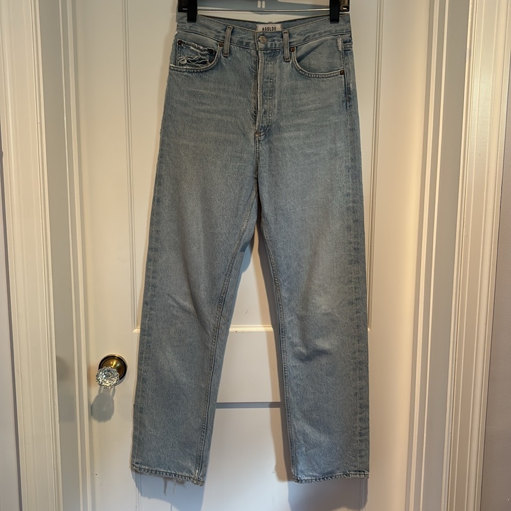 Agolde 90’s mid rise loose fit button fly distressed jeans in Snapshot color